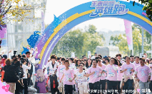 深圳人才公园上演千人英雄跑，没想到夜晚的无人机秀才是真正高潮