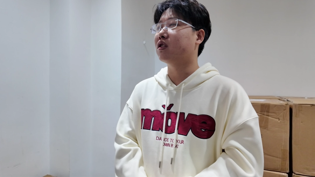 当我在看60岁的老人打电竞比赛时,我在看什么