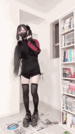 跟着圆头耄耋学跳舞,是日本美少女成为神人的必修课